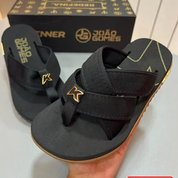 Chinelo e sandália Kenner pretos